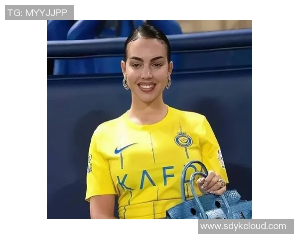 哪个足球明星的孩子身材丰满引发网友热议与关注 哪个足球明星的孩子身材丰满引发网友热议与关注